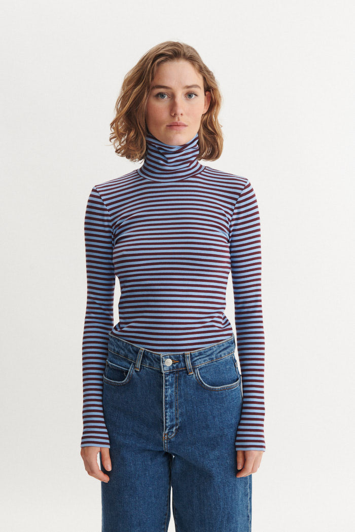 Basic Apparel Ludmilla High-neck T-shirts 839 Bordeaux / Frozen fjord